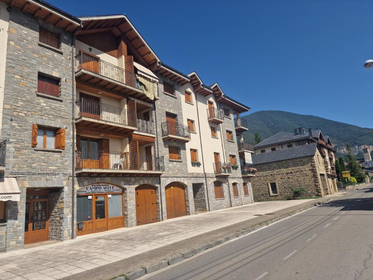 Valdi-Biescas Apartman Kültér fotó